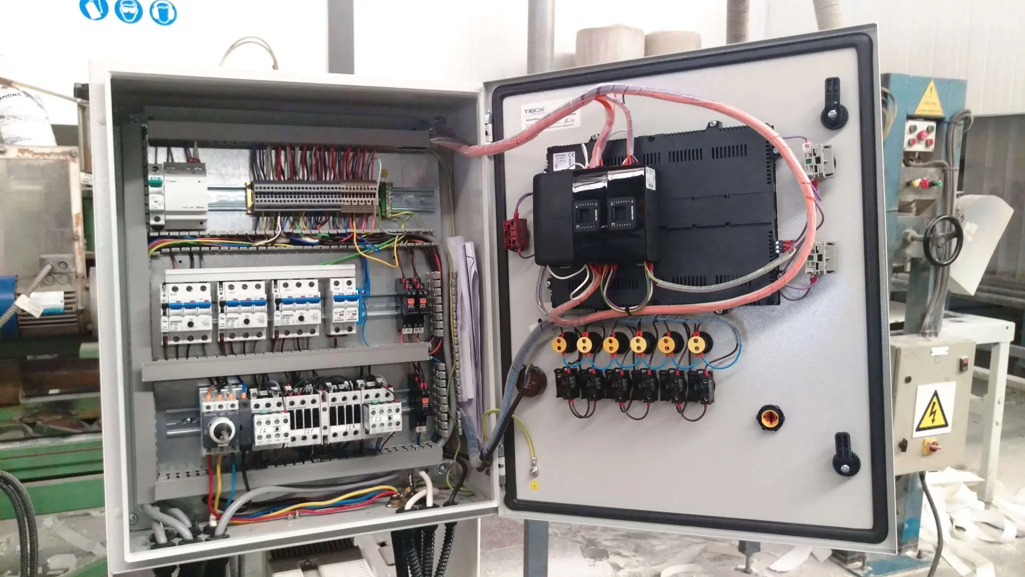UniStream 10.4-inch programmable logic controller +HMI at Nicolaides & Kountouris Metal Company